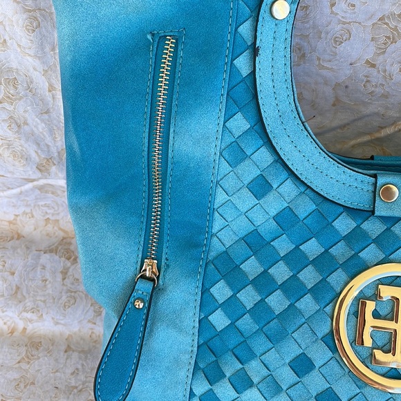 Blue Purse With Gold Emblem - Picture 3 of 6